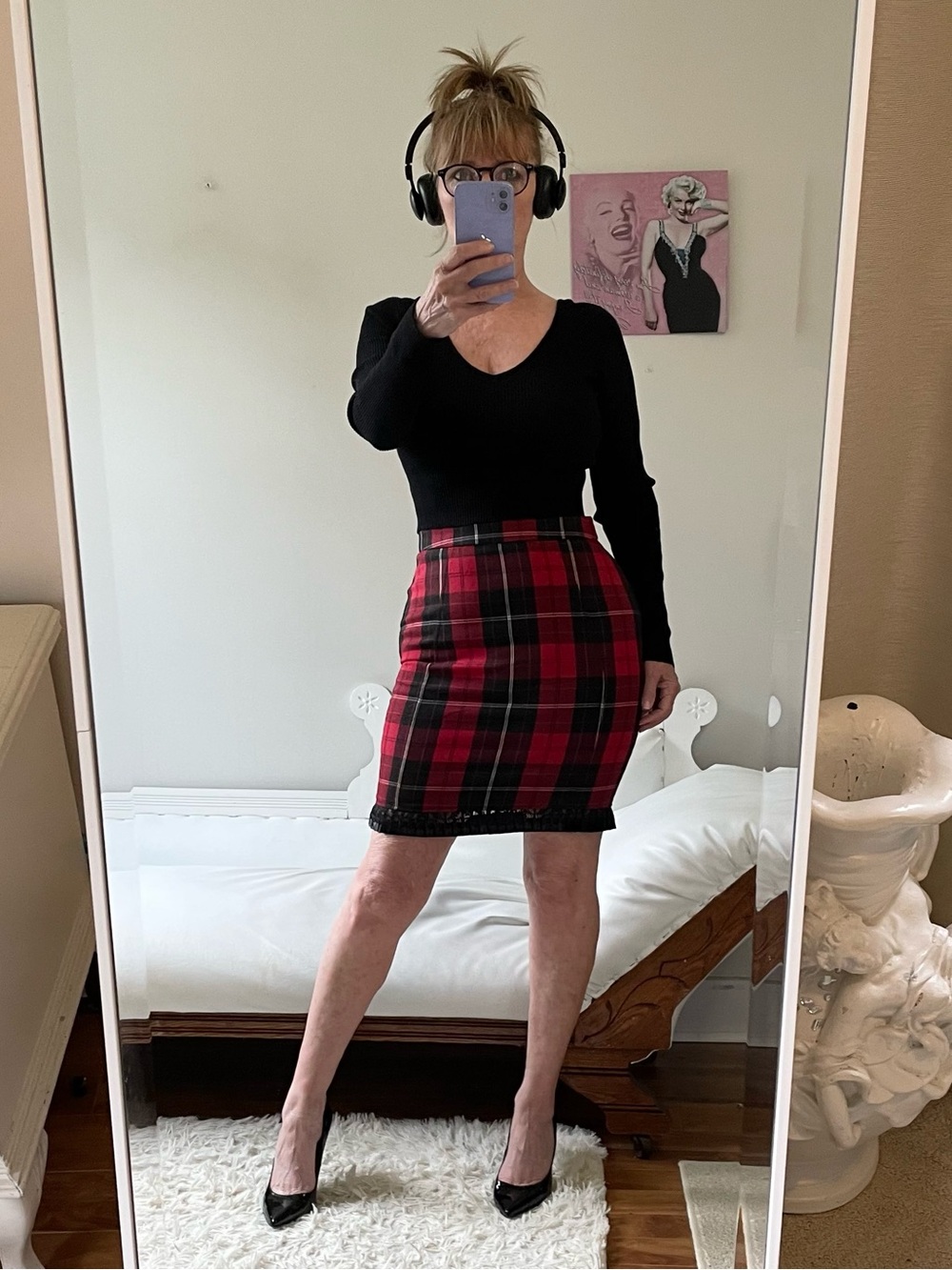 ARDEN B RED BLACK WHITE PLAID PENCIL SKIRT BLACK LACE PLEATED HEM SHAPED VINTAGE